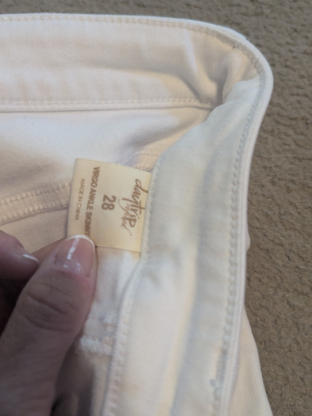 Daytrip White Distressed Skinny Jeans - Picture 4 of 4